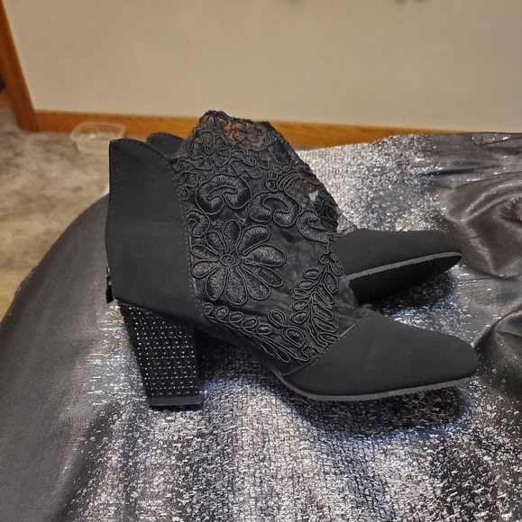 Unavailable Shoes - HOST PICK**BLACK ANKLE BOOTIES